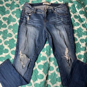 Ripped knee jeans
